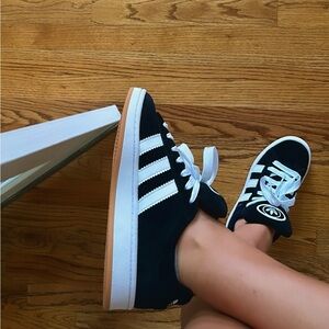 Brand new adidas campus size 6.5 comes with white and black shoe laces.